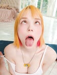 Em gái tóc vàng khoe dú với chym