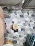 Lấy đồ lót mẹ con dì