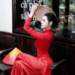 Áo dài đỏ