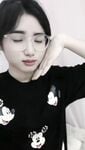 Em gái áo đen xinh xắn