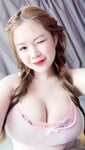 Bận đồ show vú