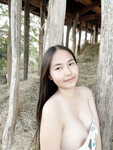 Đứa em khá thân tên Huyền