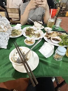 Gai 2con hen hò vs trai khi ck vang nhà